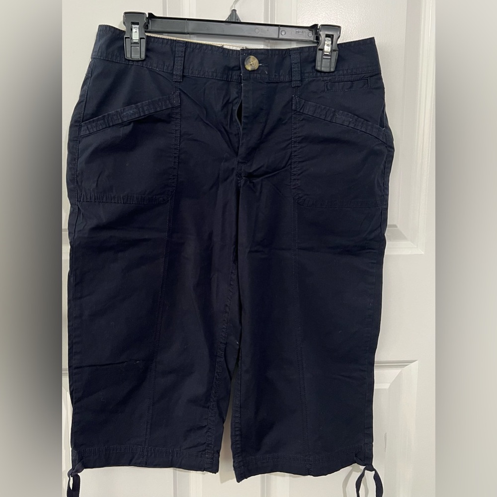 ** Clearance Discounted** Dockers Dark Cropped Pants